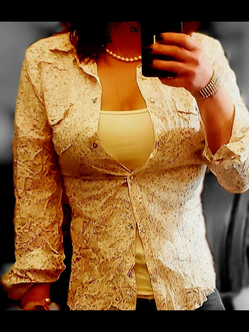 Women’s Cream Wrinkle Western Roses Button-Front Fitted  Shirt